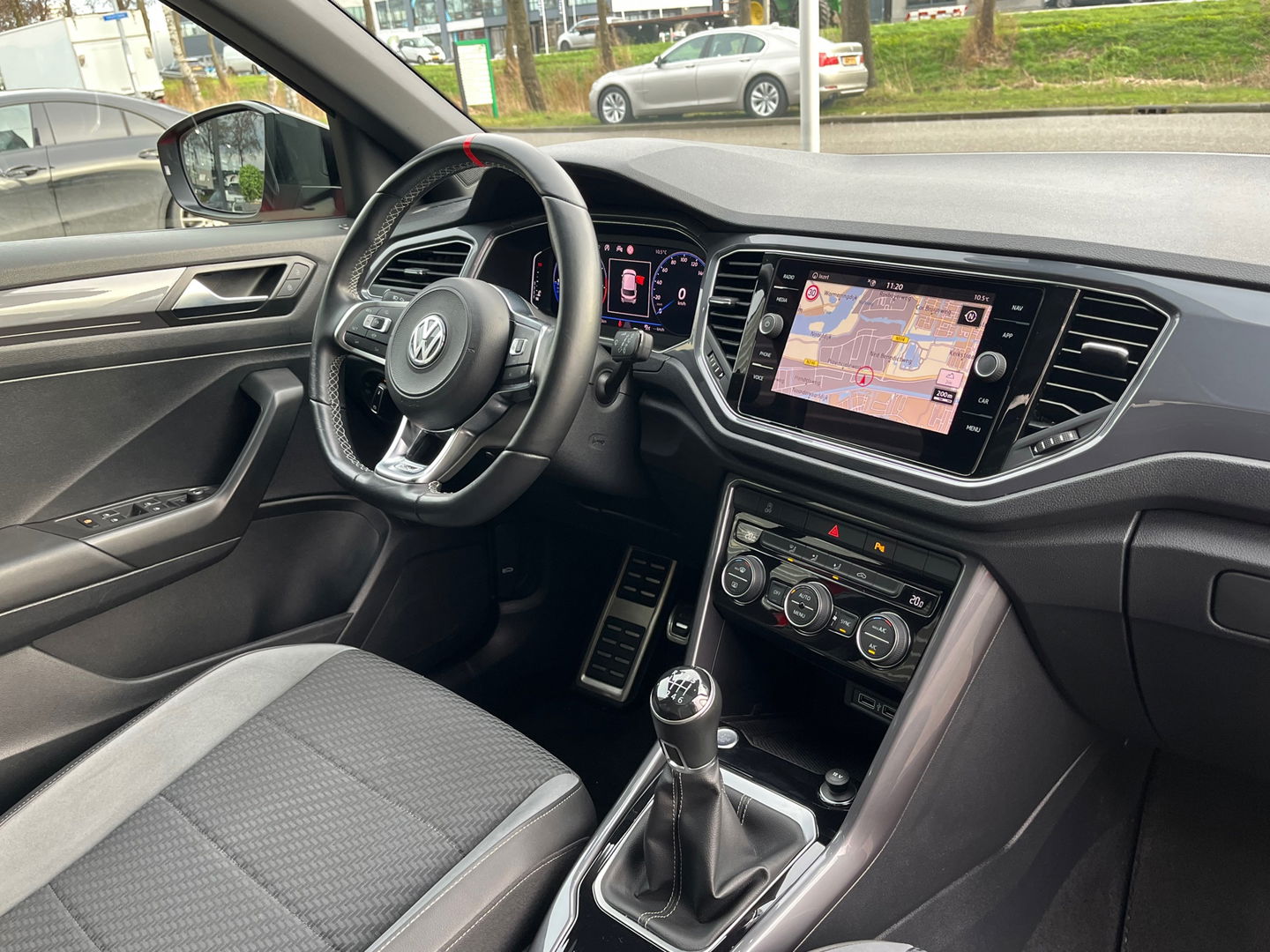 Volkswagen T-Roc 1.5 TSI R-Line|Pano|ACC|Pdc|Keyless|Carplay|Virtual Cockpit|NL-Auto|150PK