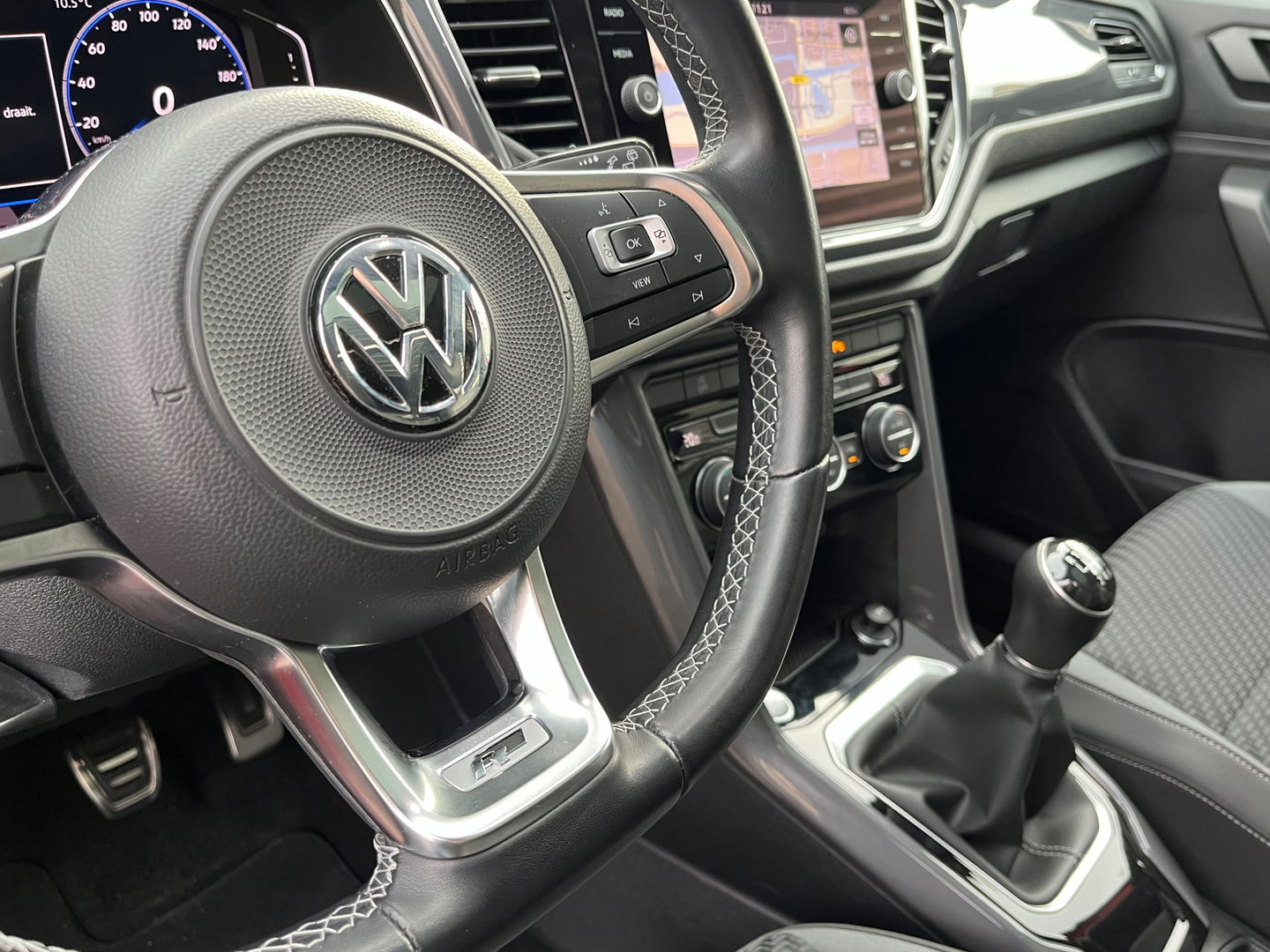 Volkswagen T-Roc 1.5 TSI R-Line|Pano|ACC|Pdc|Keyless|Carplay|Virtual Cockpit|NL-Auto|150PK