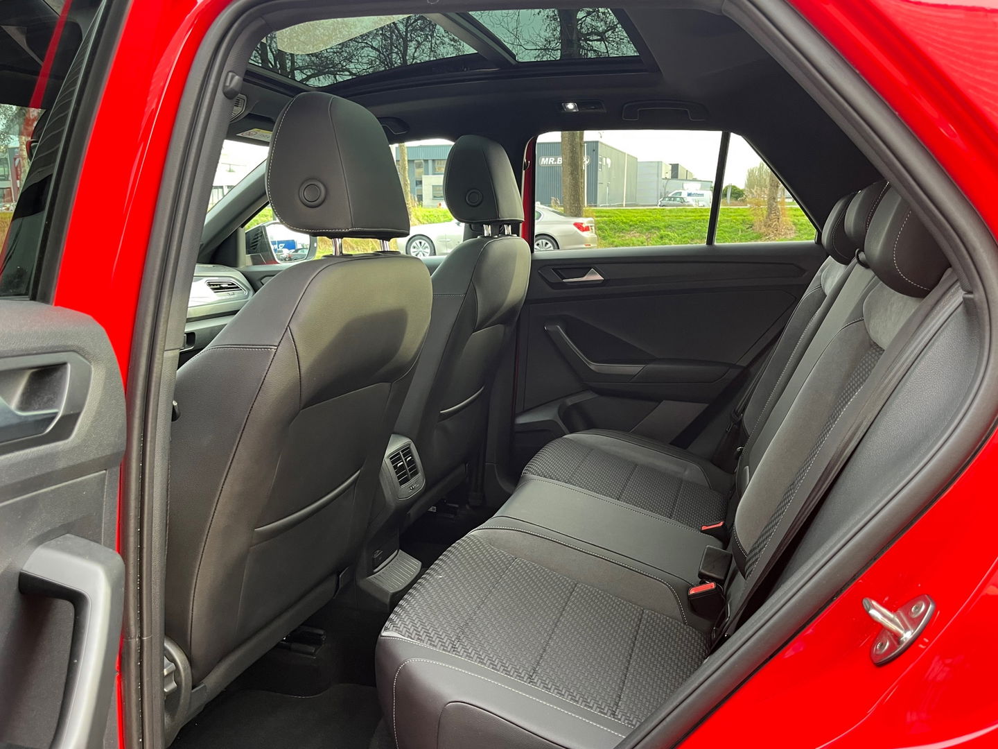 Volkswagen T-Roc 1.5 TSI R-Line|Pano|ACC|Pdc|Keyless|Carplay|Virtual Cockpit|NL-Auto|150PK