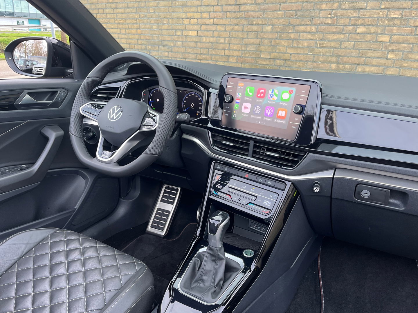 Volkswagen T-Roc Cabrio 1.5 TSI R-Line|Beats|IQ Light|Camera|Carplay|ACC|Keyless|Leder|150PK