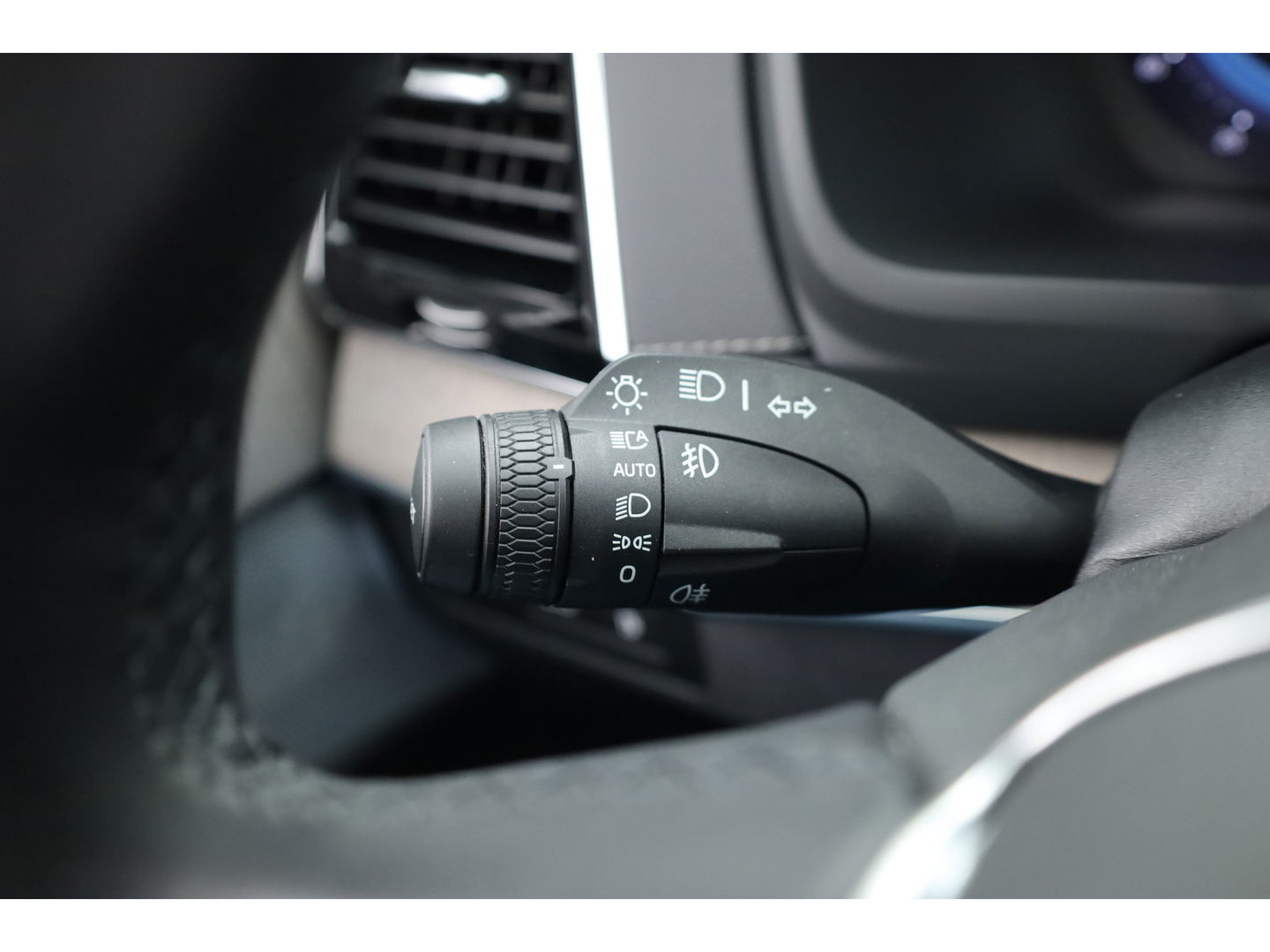 Volvo XC90 T8 Recharge Ultimate Dark | Pano | HUD | B&W | Stoelventi. | 360cam | Massage | Memory seats | 21''