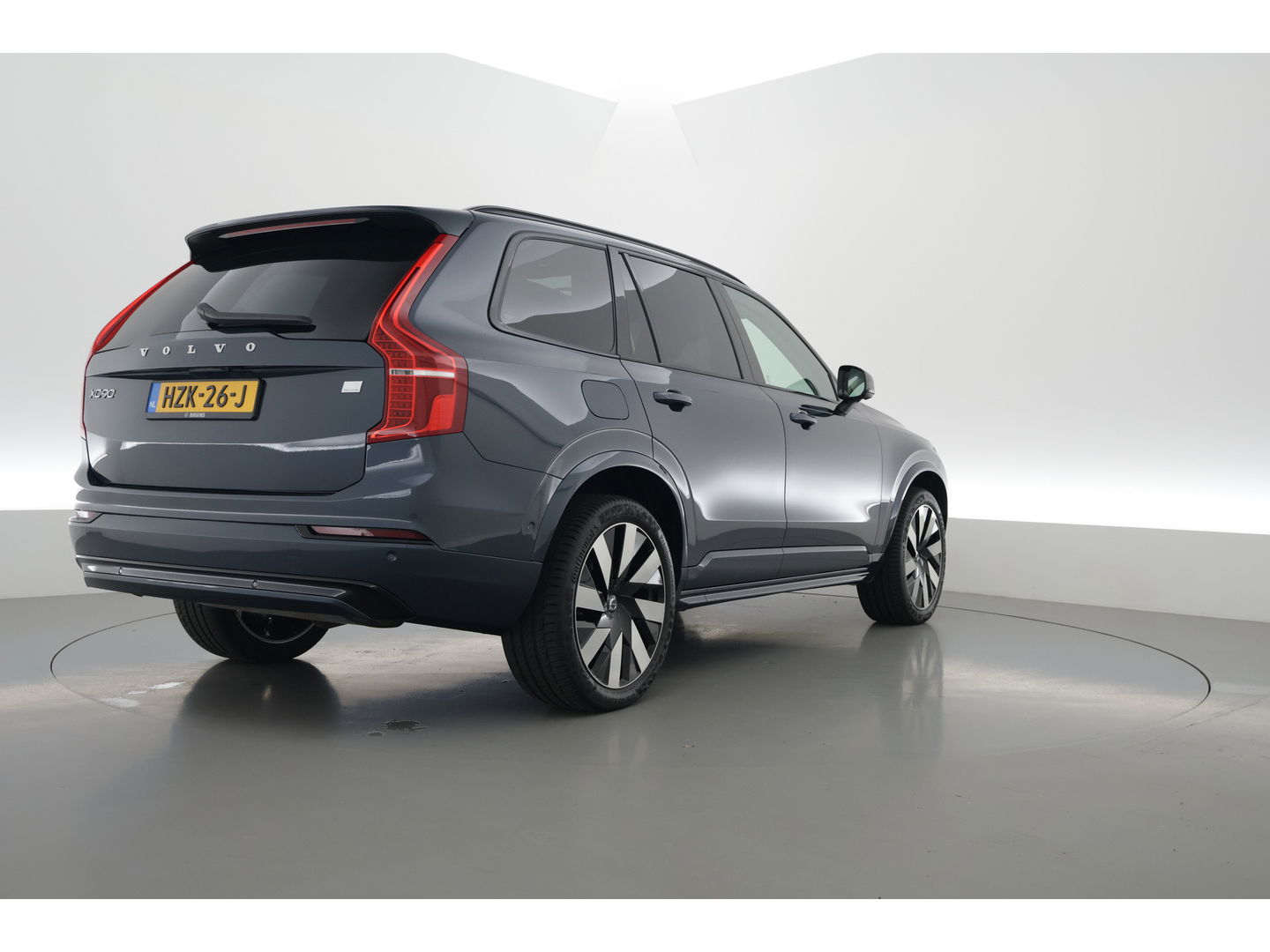 Volvo XC90 T8 Recharge Ultimate Dark | Pano | HUD | B&W | Stoelventi. | 360cam | Massage | Memory seats | 21''