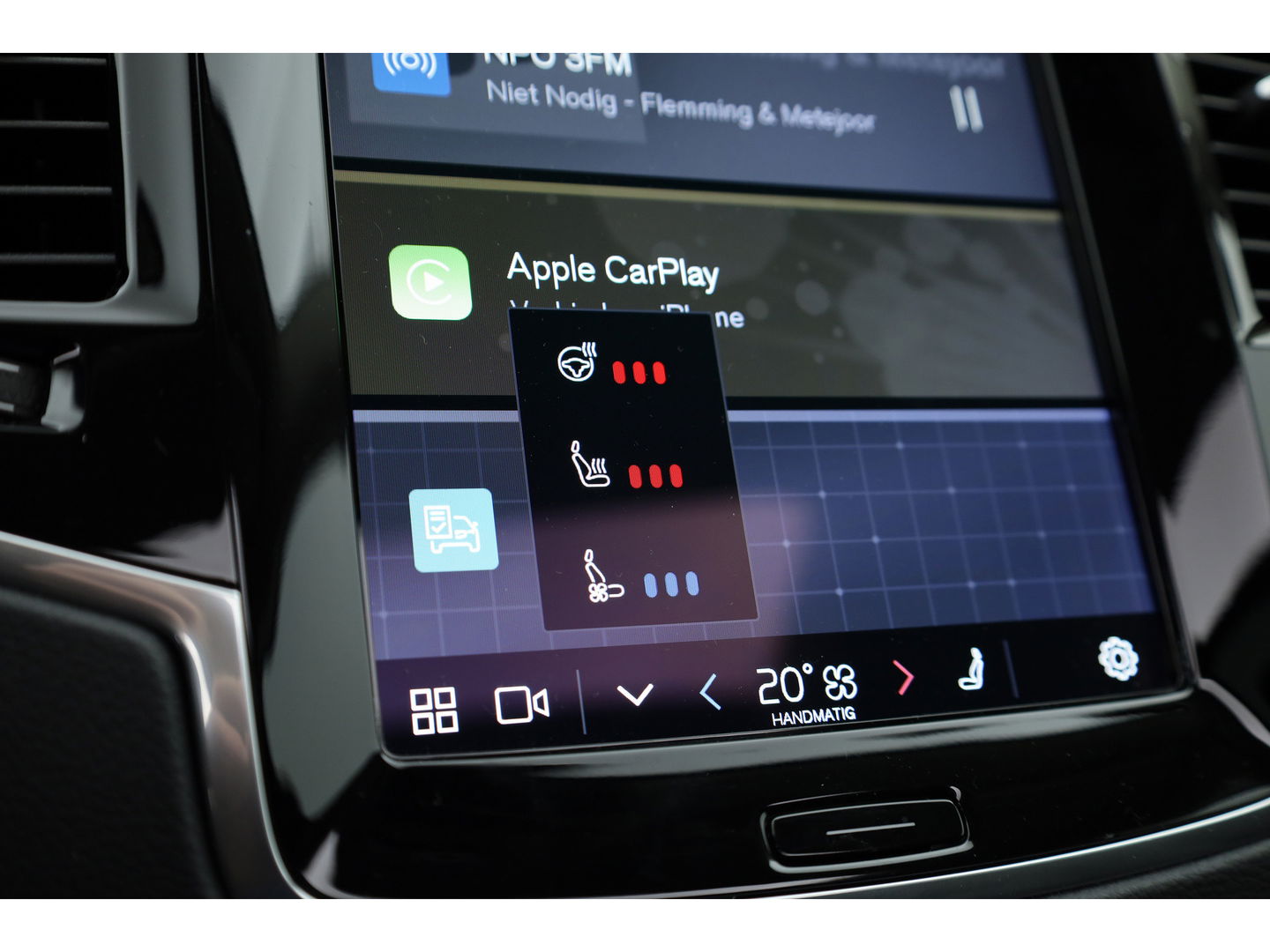 Volvo XC90 T8 Recharge Ultimate Dark | Pano | HUD | B&W | Stoelventi. | 360cam | Massage | Memory seats | 21''