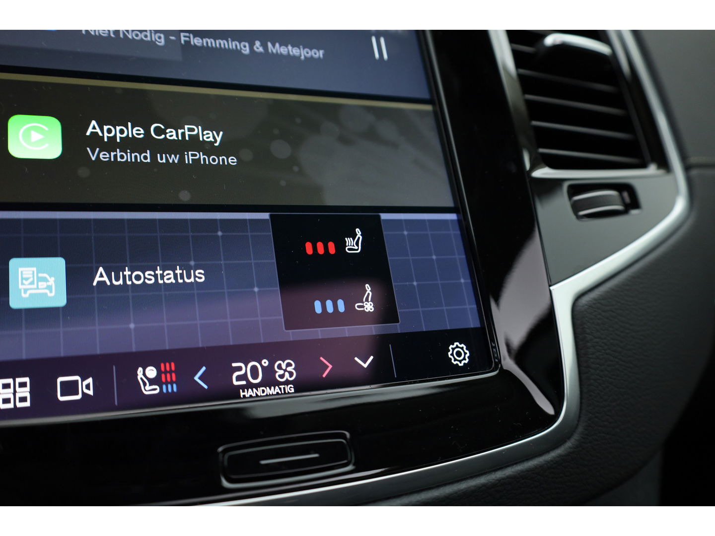 Volvo XC90 T8 Recharge Ultimate Dark | Pano | HUD | B&W | Stoelventi. | 360cam | Massage | Memory seats | 21''