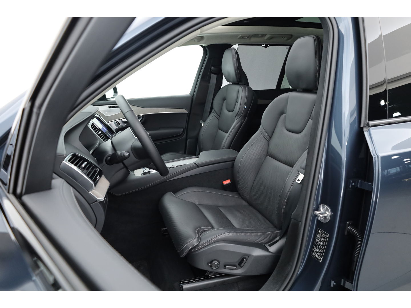 Volvo XC90 T8 Recharge Ultimate Dark | Pano | HUD | B&W | Stoelventi. | 360cam | Massage | Memory seats | 21''