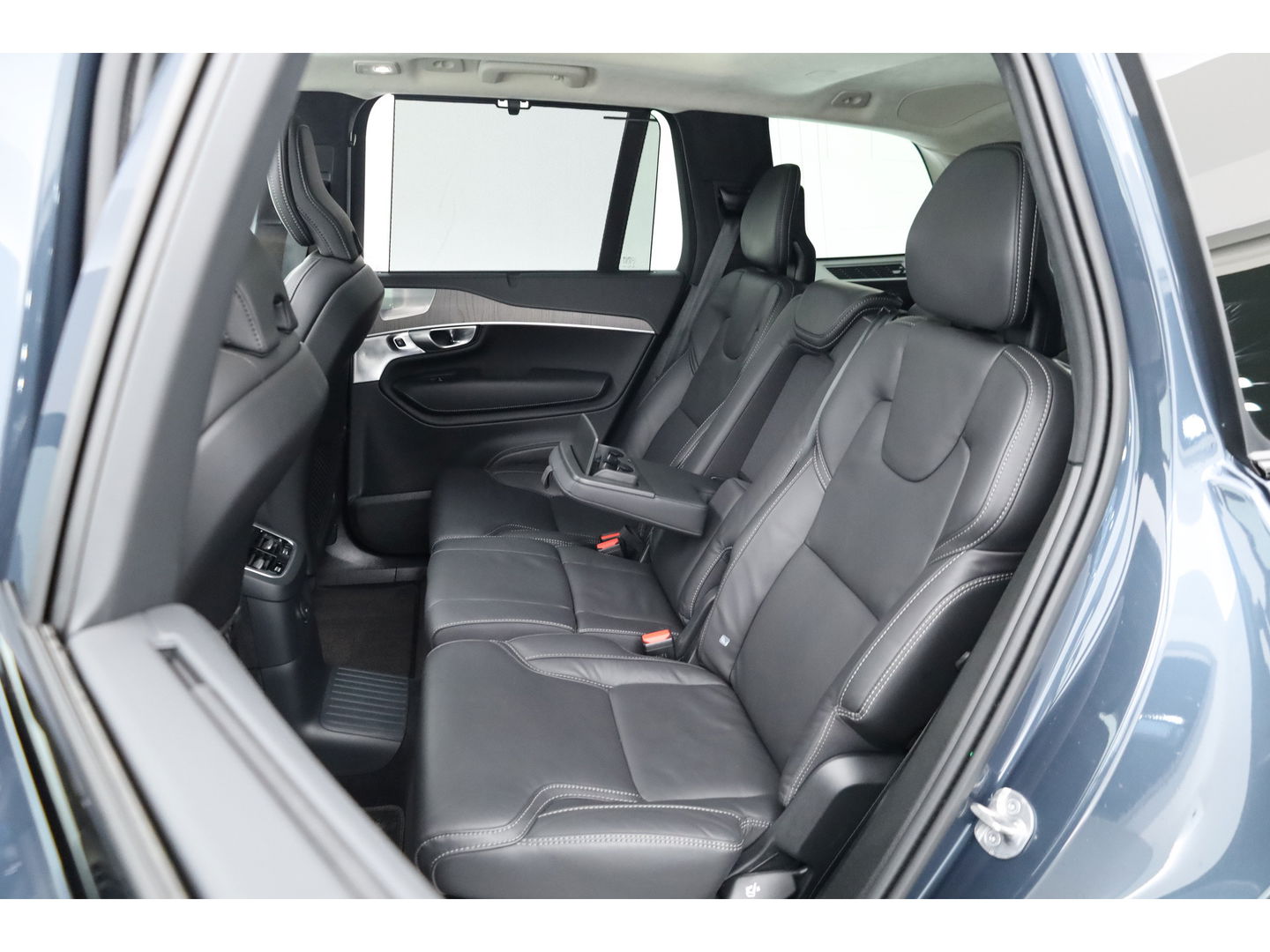 Volvo XC90 T8 Recharge Ultimate Dark | Pano | HUD | B&W | Stoelventi. | 360cam | Massage | Memory seats | 21''