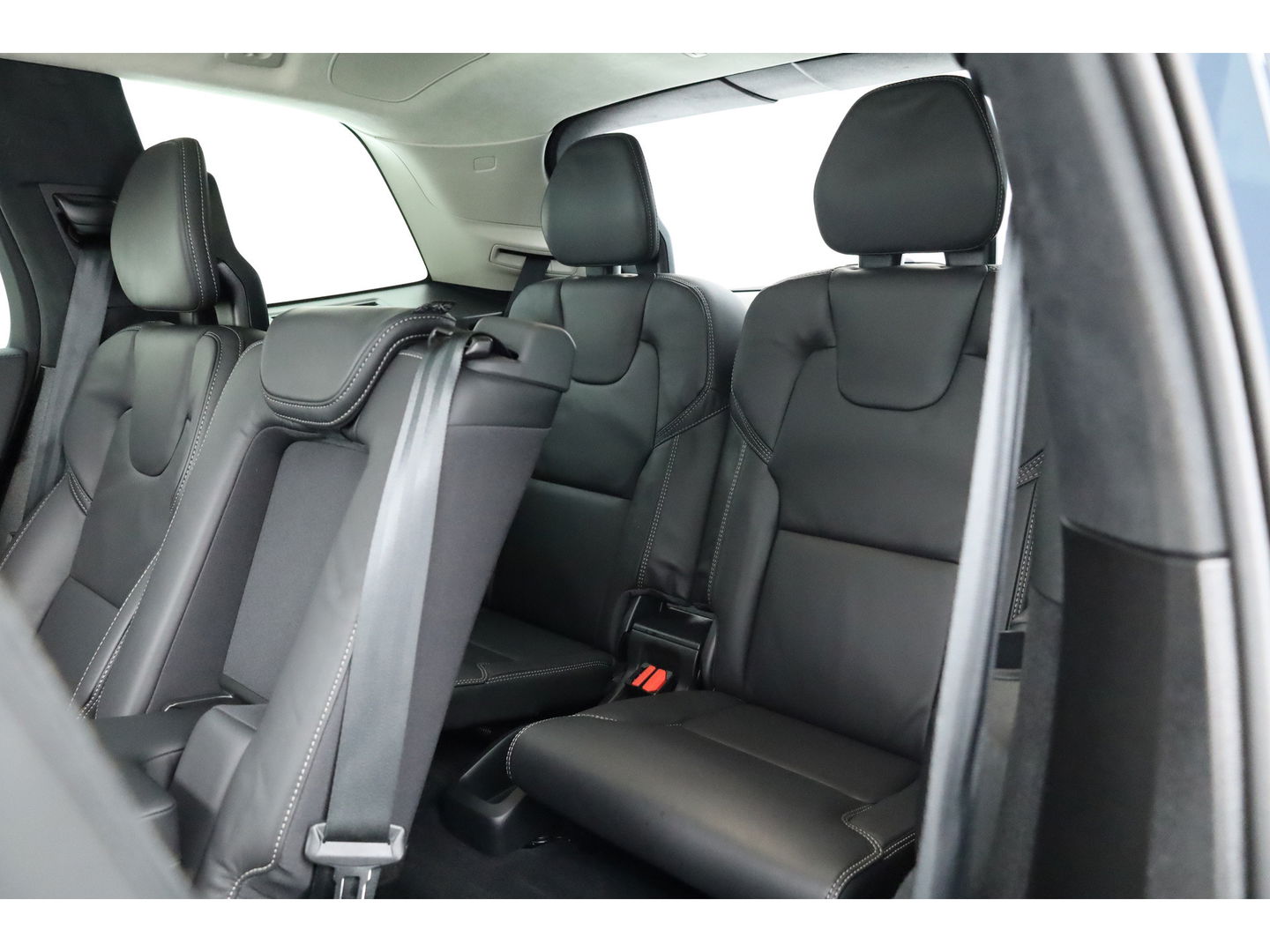 Volvo XC90 T8 Recharge Ultimate Dark | Pano | HUD | B&W | Stoelventi. | 360cam | Massage | Memory seats | 21''