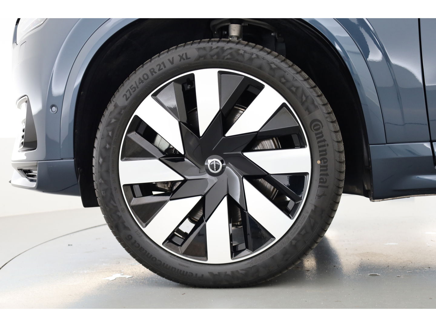 Volvo XC90 T8 Recharge Ultimate Dark | Pano | HUD | B&W | Stoelventi. | 360cam | Massage | Memory seats | 21''