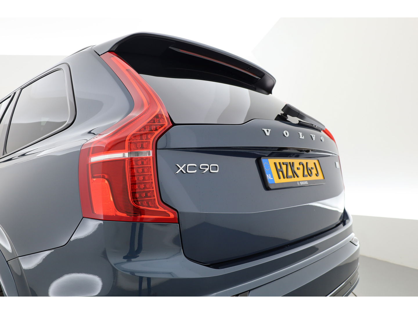 Volvo XC90 T8 Recharge Ultimate Dark | Pano | HUD | B&W | Stoelventi. | 360cam | Massage | Memory seats | 21''