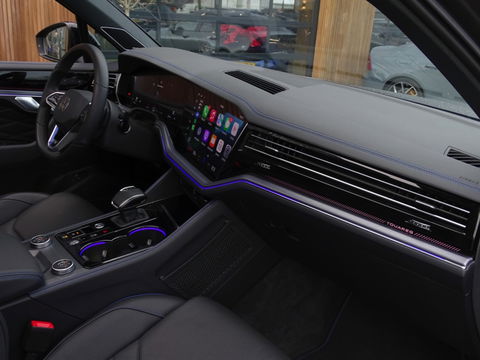 Volkswagen Touareg 3.0 TSi R eHybr 462PK 4M / Highline / 2024 / LED