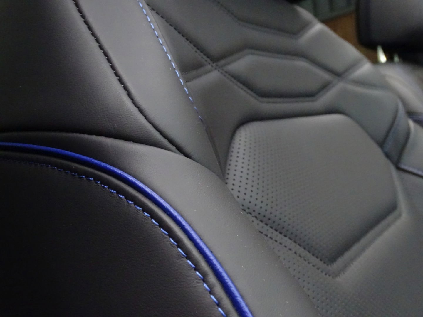 Volkswagen Touareg 3.0 TSi R eHybr 462PK 4M / Highline / 2024 / LED