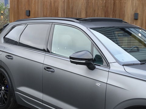 Volkswagen Touareg 3.0 TSi R eHybr 462PK 4M / Highline / 2024 / LED