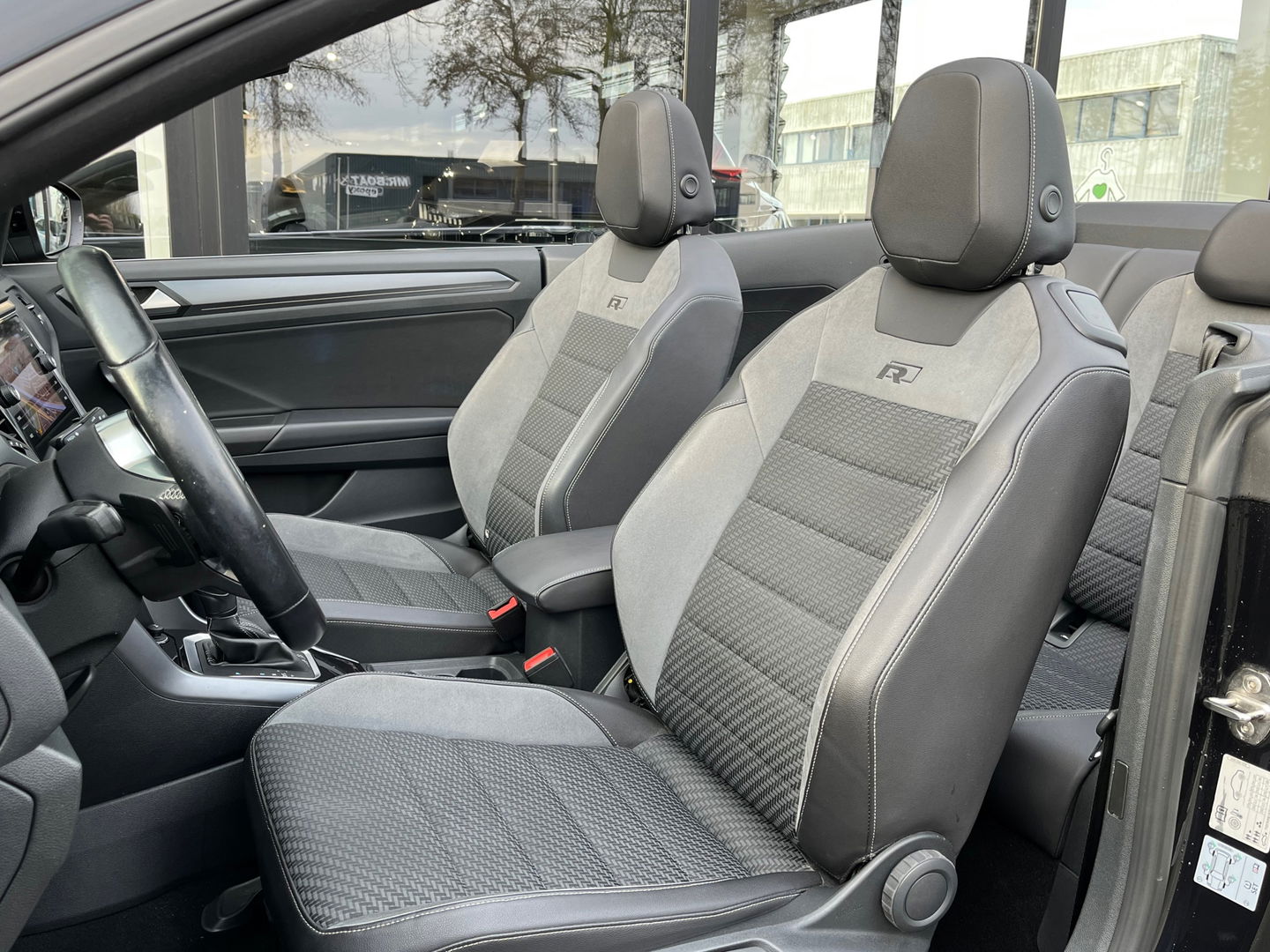 Volkswagen T-Roc Cabrio 1.5 TSI R-Line|Beats|Camera|ACC|Keyless|Carplay|Virtual Cockpit|Stoelverwarming|150PK