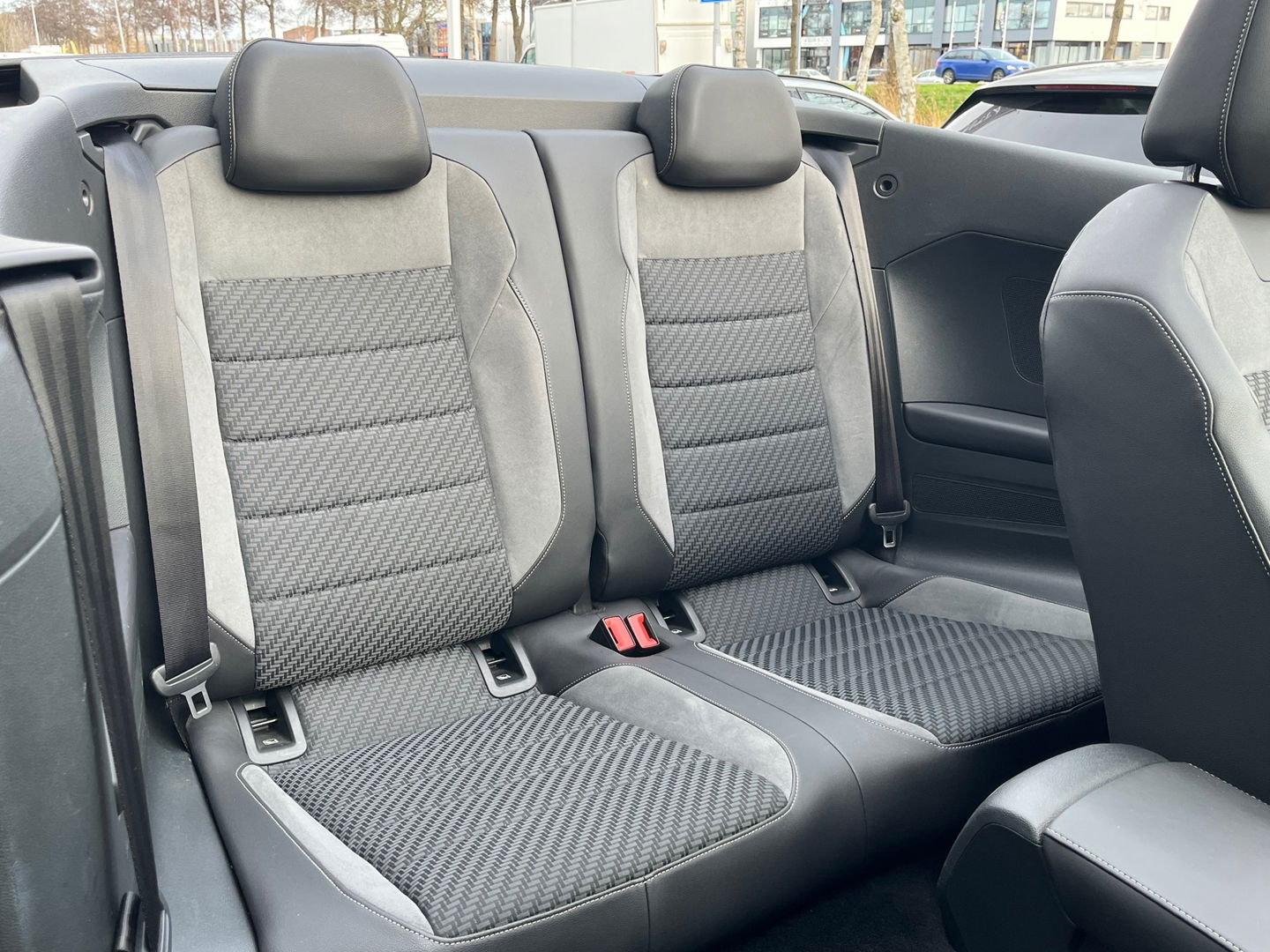 Volkswagen T-Roc Cabrio 1.5 TSI R-Line|Beats|Camera|ACC|Keyless|Carplay|Virtual Cockpit|Stoelverwarming|150PK