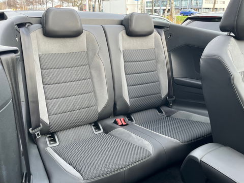 Volkswagen T-Roc Cabrio 1.5 TSI R-Line|Beats|Camera|ACC|Keyless|Carplay|Virtual Cockpit|Stoelverwarming|150PK