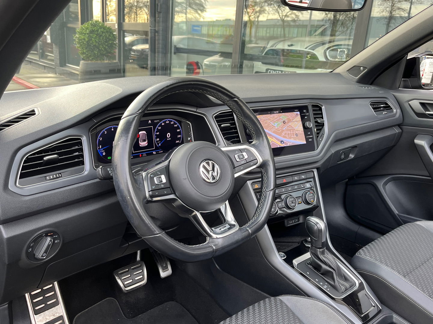 Volkswagen T-Roc Cabrio 1.5 TSI R-Line|Beats|Camera|ACC|Keyless|Carplay|Virtual Cockpit|Stoelverwarming|150PK