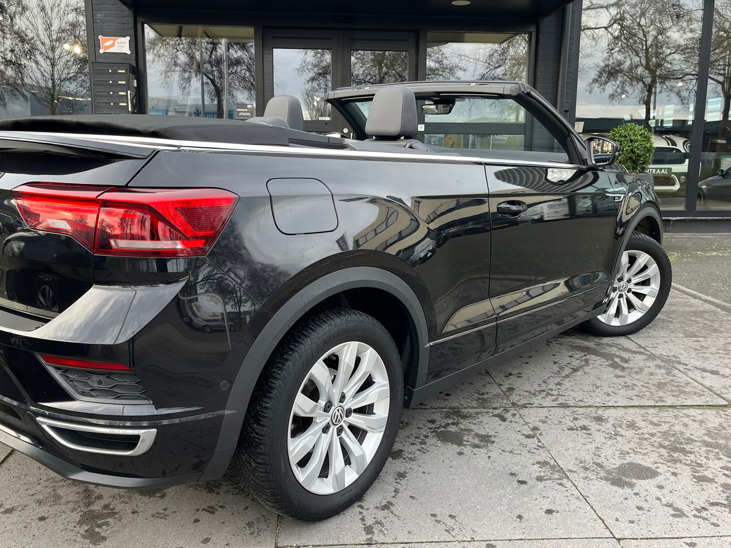 Volkswagen T-Roc Cabrio 1.5 TSI R-Line|Beats|Camera|ACC|Keyless|Carplay|Virtual Cockpit|Stoelverwarming|150PK