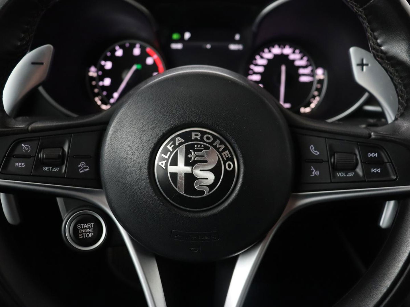 Alfa Romeo Stelvio 2.0 T AWD Super | Leder | Stoel & stuurverwarming | Camera | Xenon | Navigatie | Memory | DAB | Cruise control