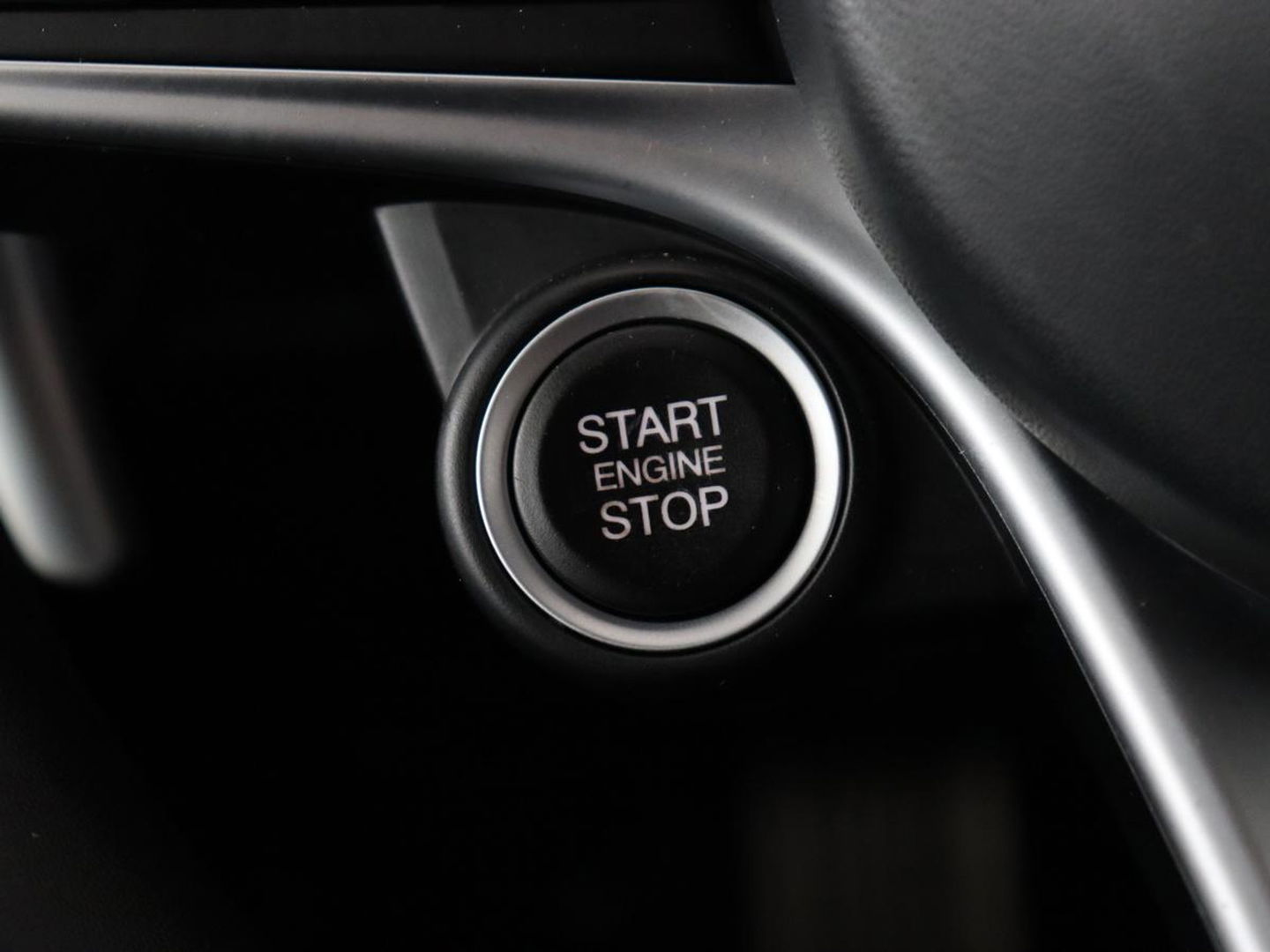 Alfa Romeo Stelvio 2.0 T AWD Super | Leder | Stoel & stuurverwarming | Camera | Xenon | Navigatie | Memory | DAB | Cruise control