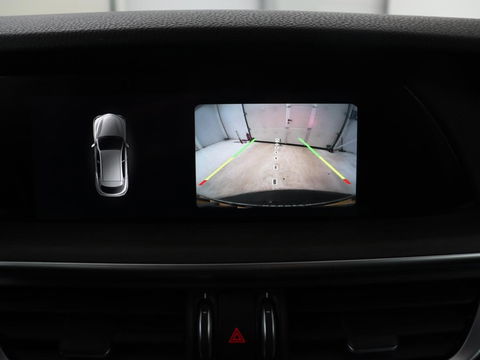 Alfa Romeo Stelvio 2.0 T AWD Super | Leder | Stoel & stuurverwarming | Camera | Xenon | Navigatie | Memory | DAB | Cruise control