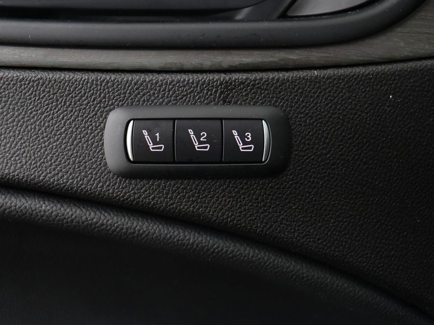 Alfa Romeo Stelvio 2.0 T AWD Super | Leder | Stoel & stuurverwarming | Camera | Xenon | Navigatie | Memory | DAB | Cruise control