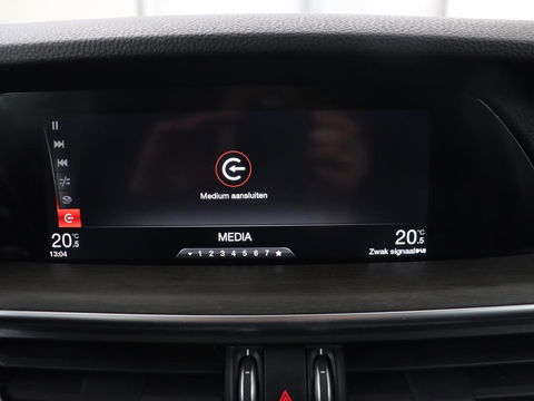 Alfa Romeo Stelvio 2.0 T AWD Super | Leder | Stoel & stuurverwarming | Camera | Xenon | Navigatie | Memory | DAB | Cruise control