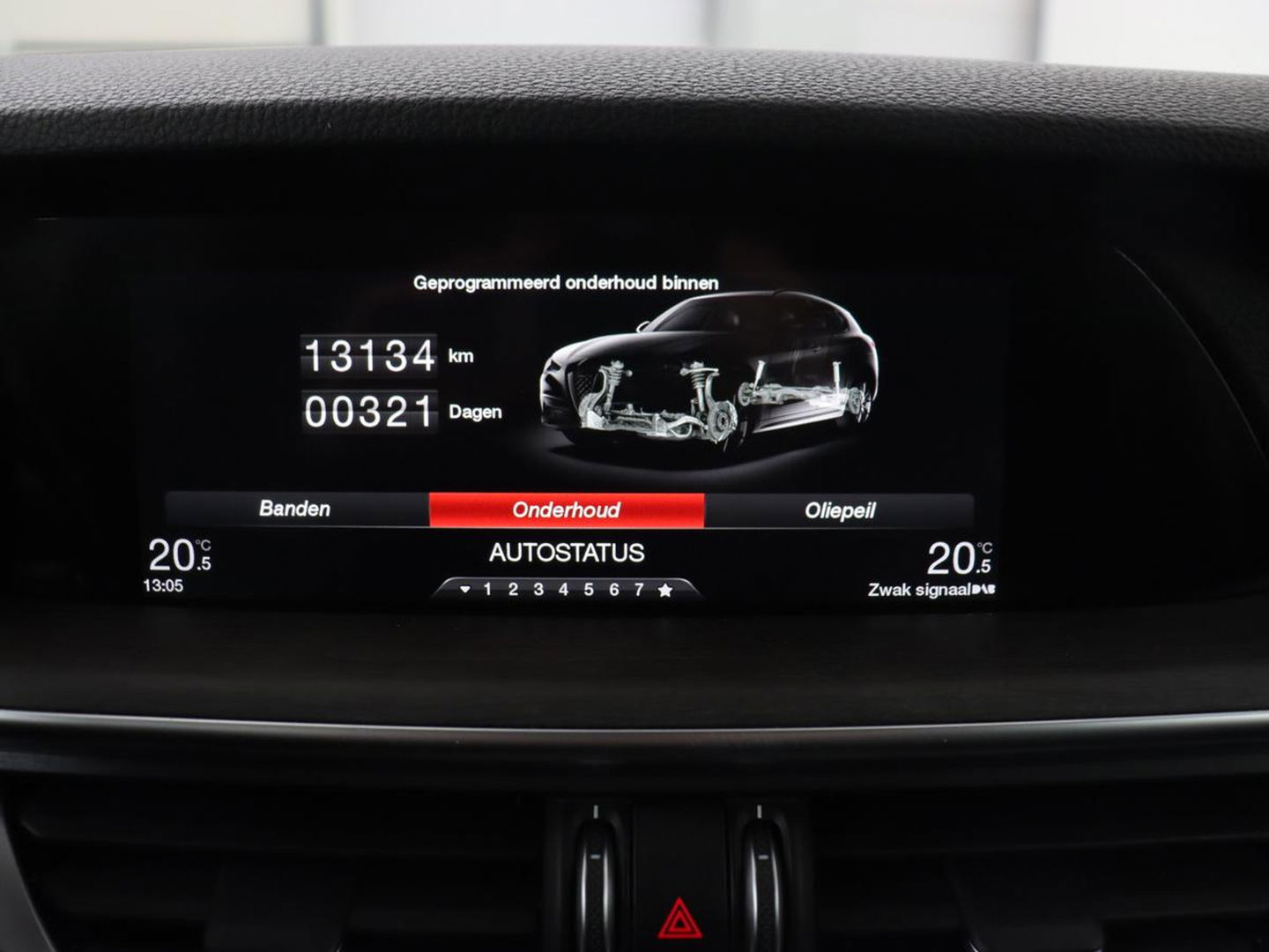 Alfa Romeo Stelvio 2.0 T AWD Super | Leder | Stoel & stuurverwarming | Camera | Xenon | Navigatie | Memory | DAB | Cruise control