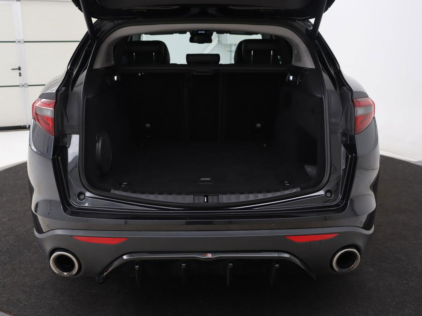 Alfa Romeo Stelvio 2.0 T AWD Super | Leder | Stoel & stuurverwarming | Camera | Xenon | Navigatie | Memory | DAB | Cruise control