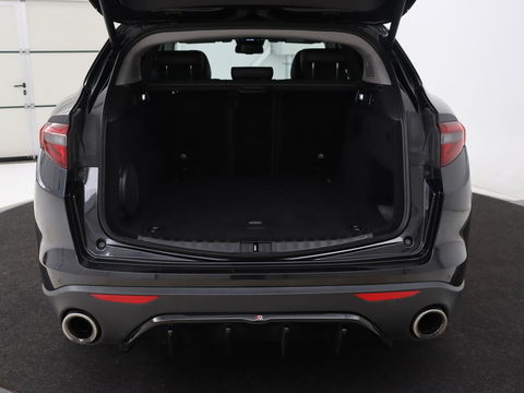 Alfa Romeo Stelvio 2.0 T AWD Super | Leder | Stoel & stuurverwarming | Camera | Xenon | Navigatie | Memory | DAB | Cruise control