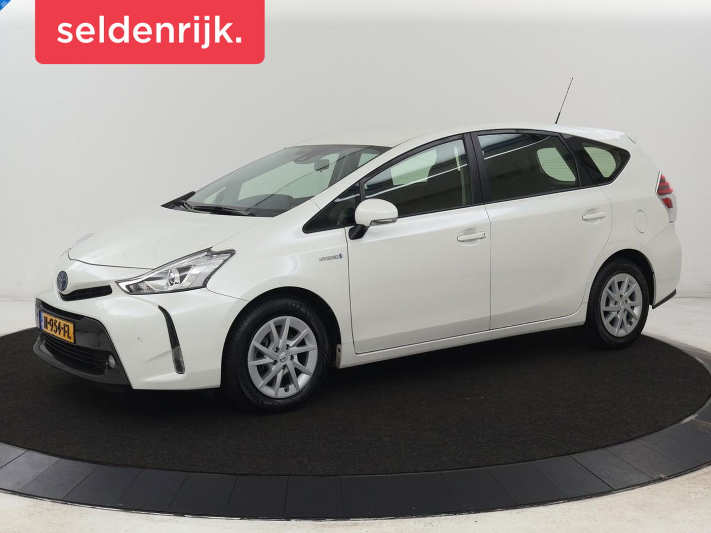 Toyota Prius+ 1.8 Active | 7-persoons | Cruise Control | Navigatie | Climate Control | Stoelverwarming | DAB