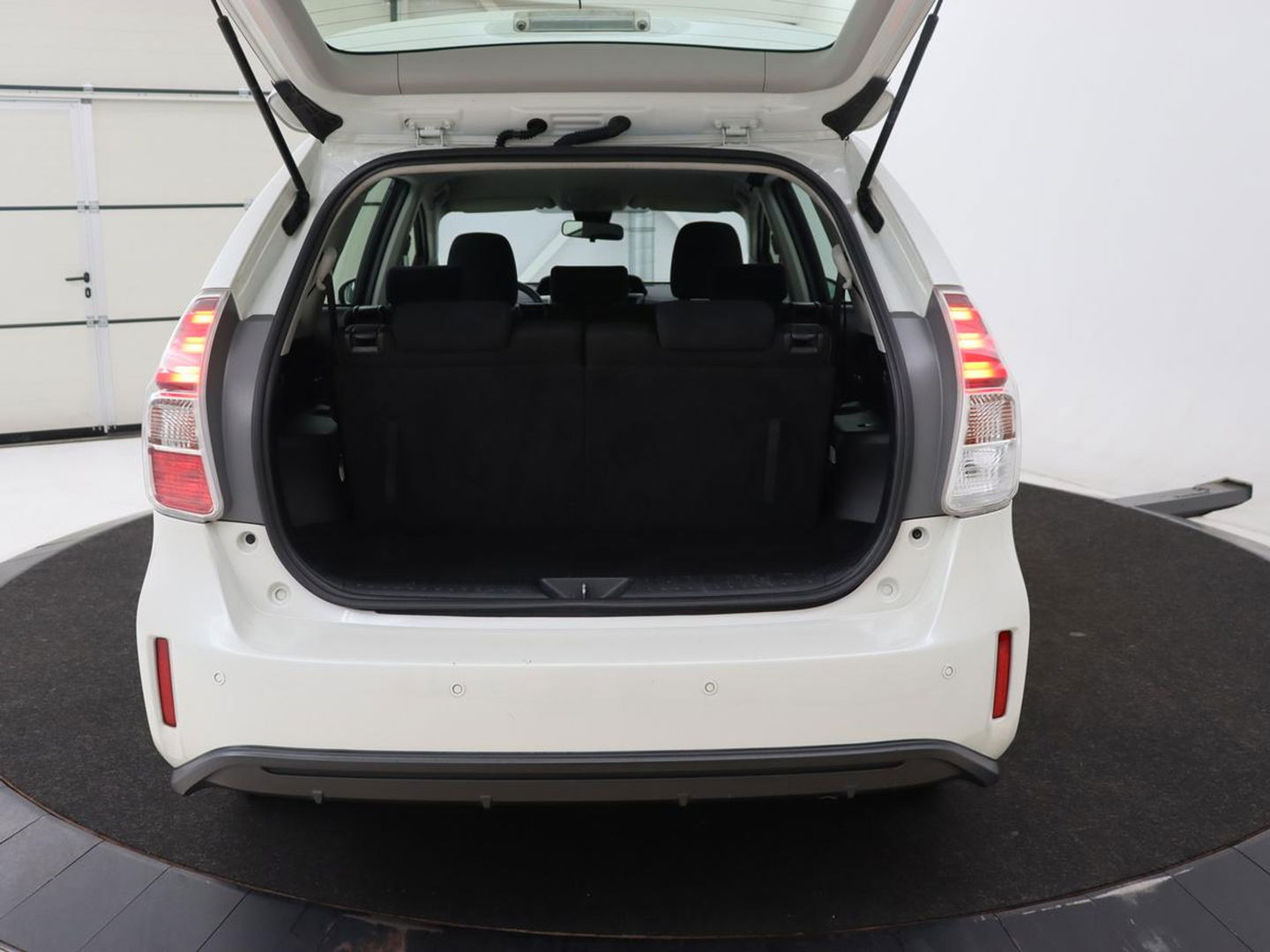 Toyota Prius+ 1.8 Active | 7-persoons | Cruise Control | Navigatie | Climate Control | Stoelverwarming | DAB