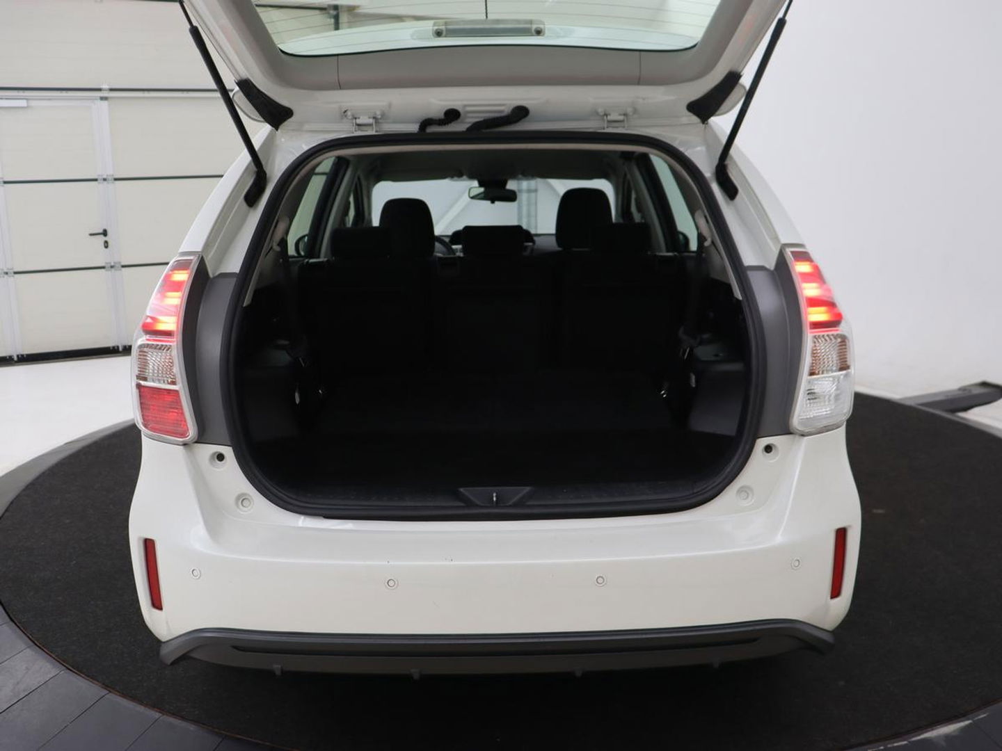 Toyota Prius+ 1.8 Active | 7-persoons | Cruise Control | Navigatie | Climate Control | Stoelverwarming | DAB