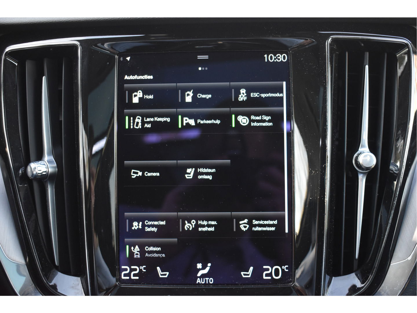 Volvo V60 2.0 T6 Recharge AWD 340 PK Climate Pack | Pano.dak | Standkachel | Keyless | Camera | Stuurverwarming | Carplay | Full LED | Historie