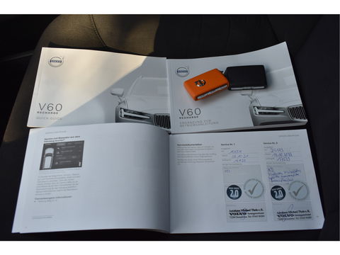 Volvo V60 2.0 T6 Recharge AWD 340 PK Climate Pack | Pano.dak | Standkachel | Keyless | Camera | Stuurverwarming | Carplay | Full LED | Historie