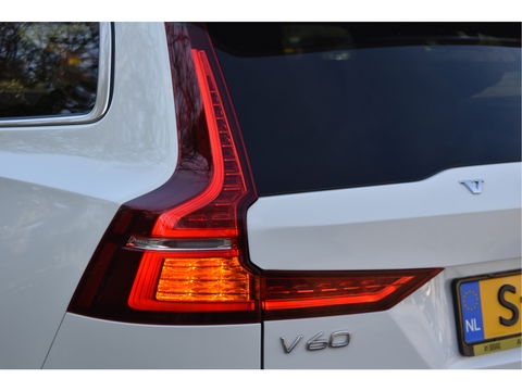 Volvo V60 2.0 T6 Recharge AWD 340 PK Climate Pack | Pano.dak | Standkachel | Keyless | Camera | Stuurverwarming | Carplay | Full LED | Historie