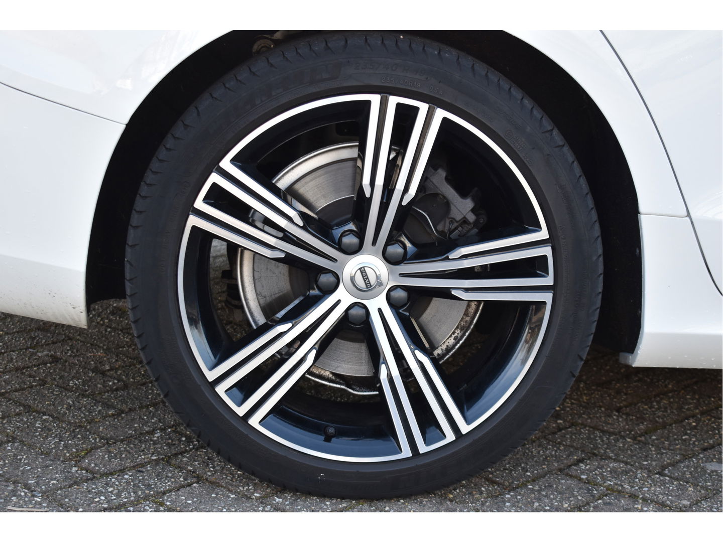 Volvo V60 2.0 T6 Recharge AWD 340 PK Climate Pack | Pano.dak | Standkachel | Keyless | Camera | Stuurverwarming | Carplay | Full LED | Historie