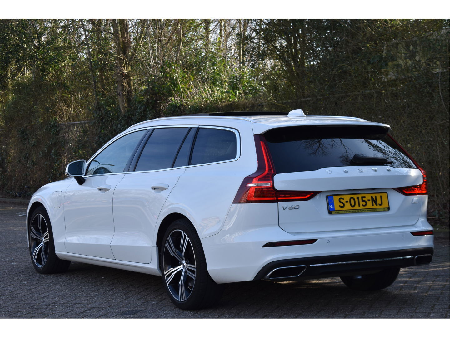 Volvo V60 2.0 T6 Recharge AWD 340 PK Climate Pack | Pano.dak | Standkachel | Keyless | Camera | Stuurverwarming | Carplay | Full LED | Historie