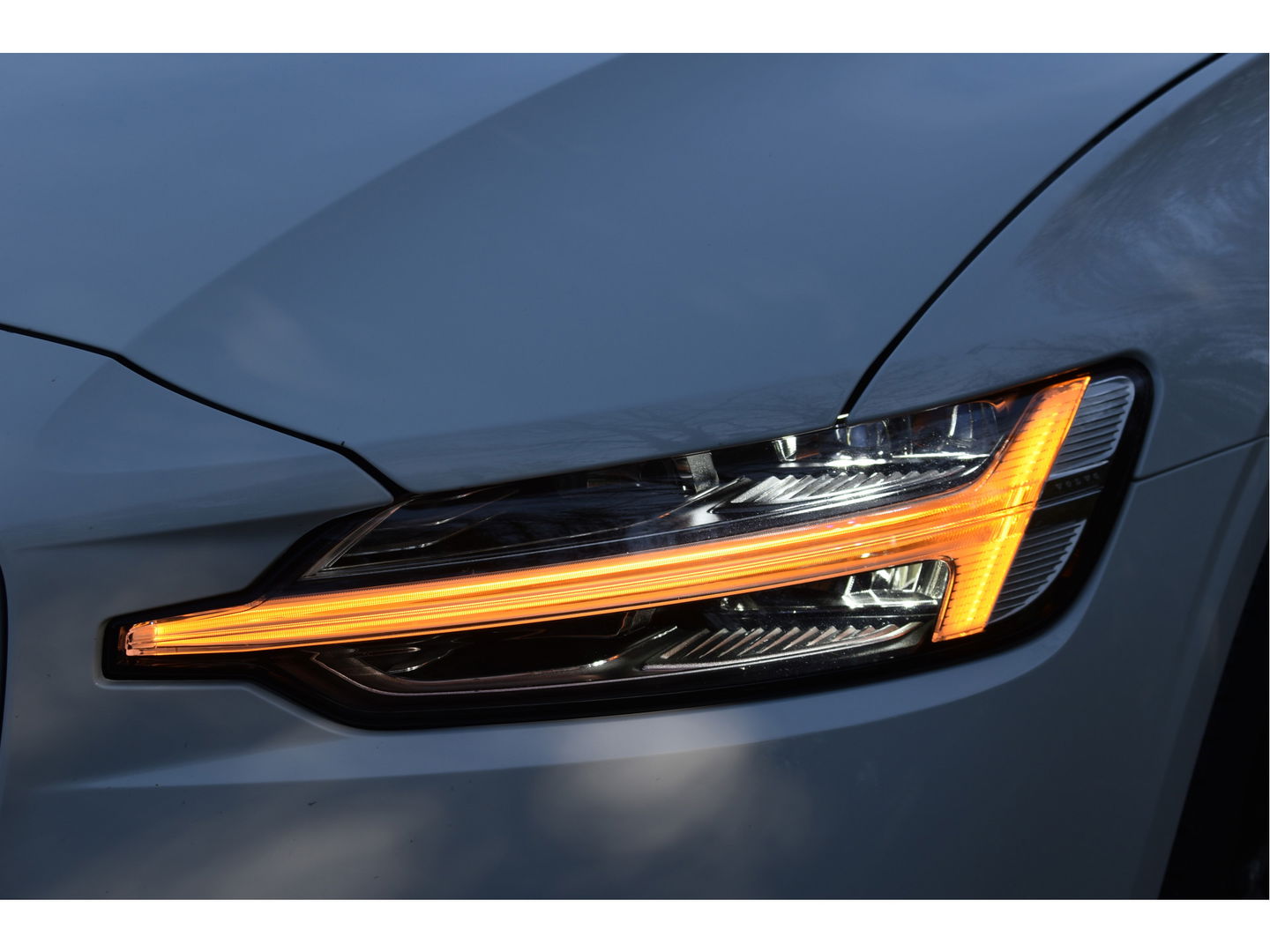 Volvo V60 2.0 T6 Recharge AWD 340 PK Climate Pack | Pano.dak | Standkachel | Keyless | Camera | Stuurverwarming | Carplay | Full LED | Historie