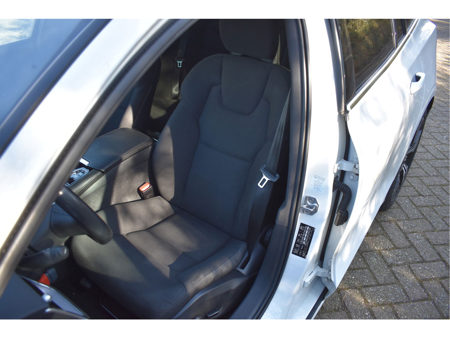 Volvo V60 2.0 T6 Recharge AWD 340 PK Climate Pack | Pano.dak | Standkachel | Keyless | Camera | Stuurverwarming | Carplay | Full LED | Historie