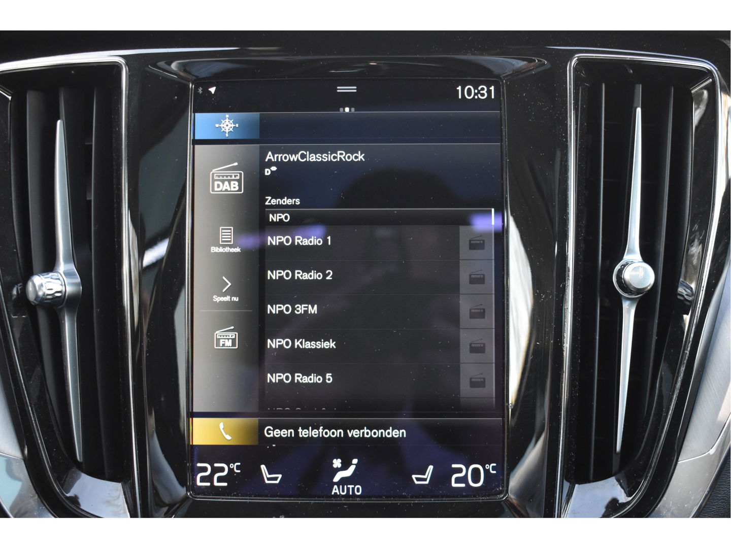 Volvo V60 2.0 T6 Recharge AWD 340 PK Climate Pack | Pano.dak | Standkachel | Keyless | Camera | Stuurverwarming | Carplay | Full LED | Historie