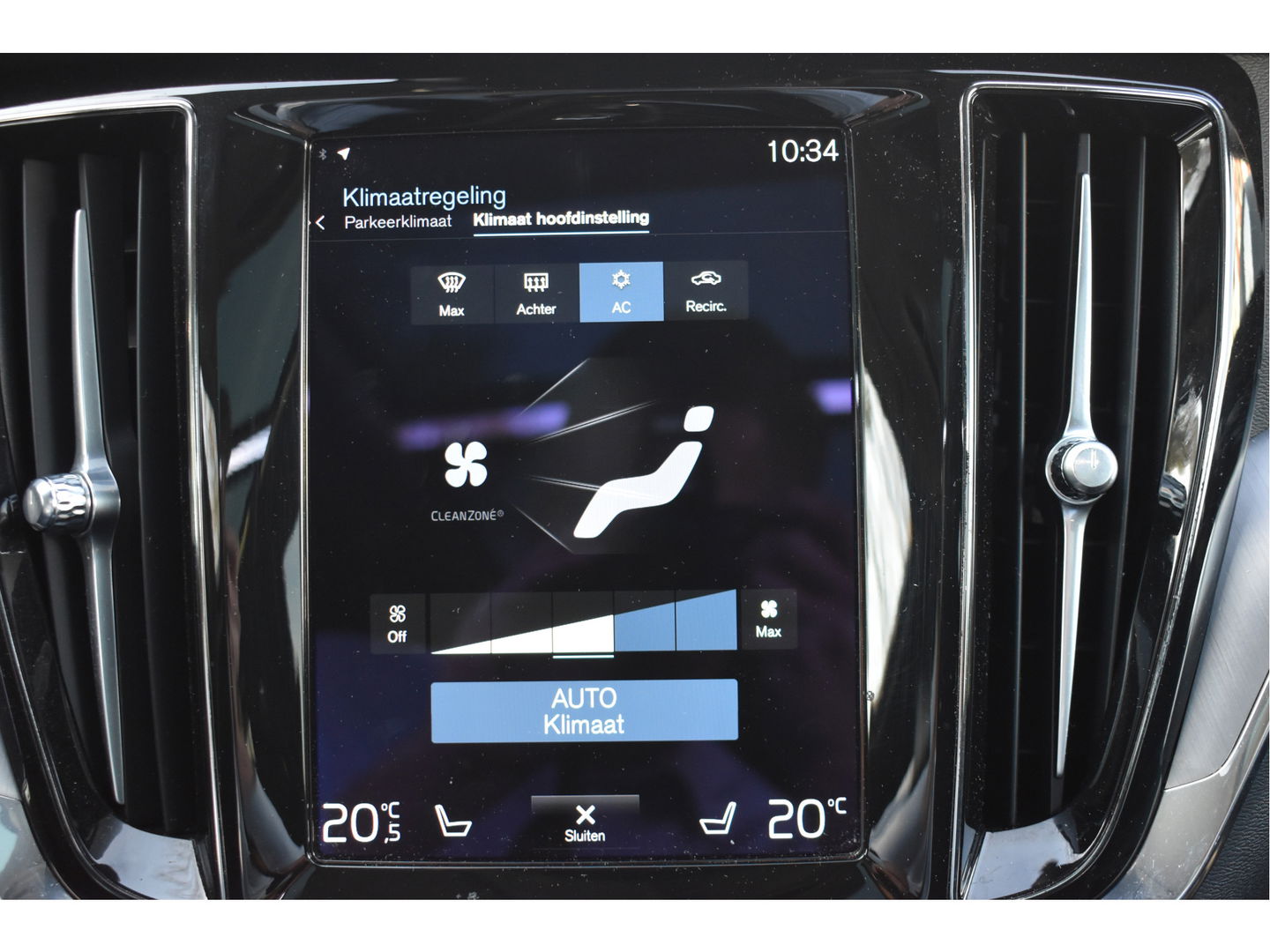 Volvo V60 2.0 T6 Recharge AWD 340 PK Climate Pack | Pano.dak | Standkachel | Keyless | Camera | Stuurverwarming | Carplay | Full LED | Historie