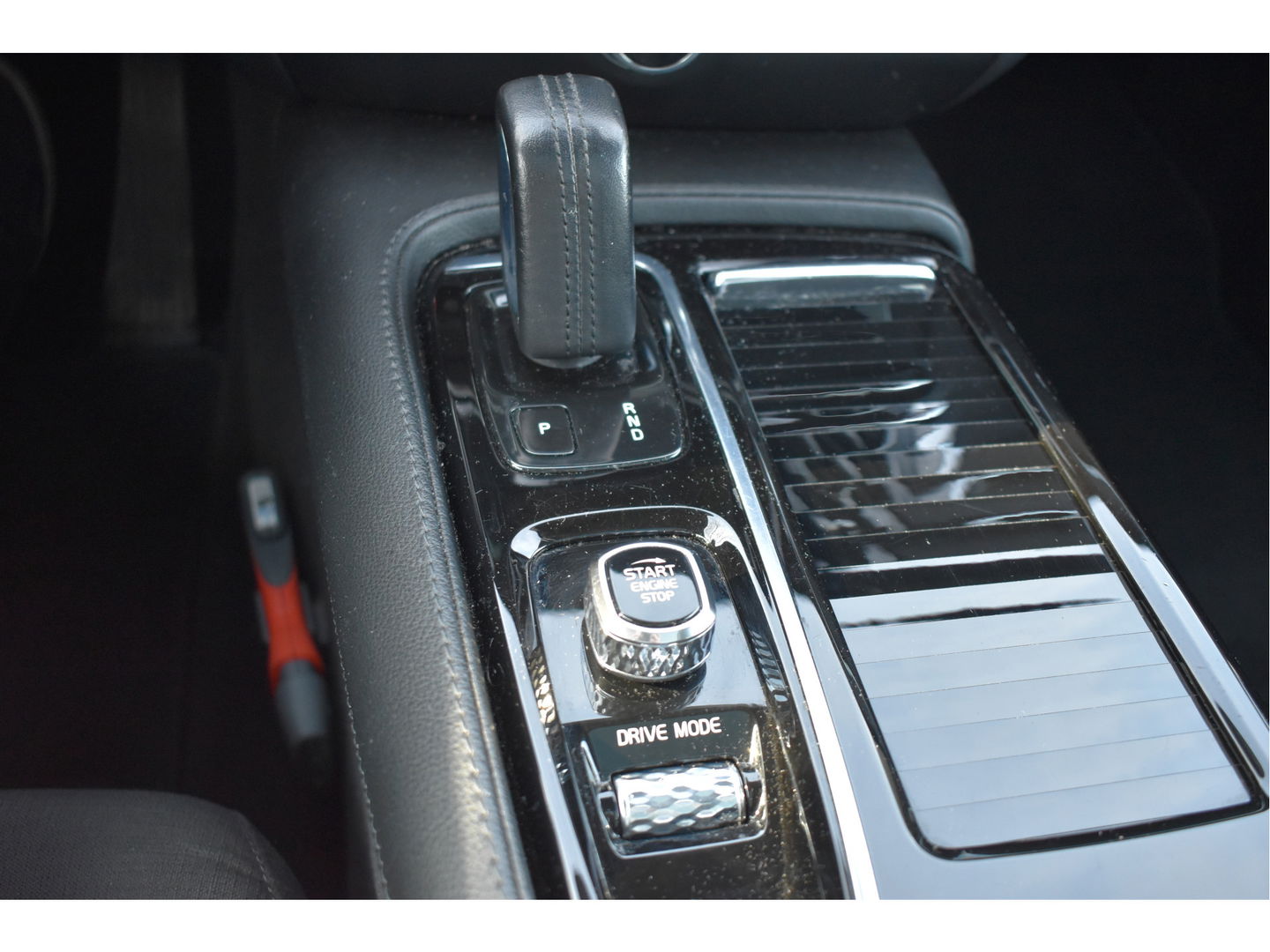 Volvo V60 2.0 T6 Recharge AWD 340 PK Climate Pack | Pano.dak | Standkachel | Keyless | Camera | Stuurverwarming | Carplay | Full LED | Historie