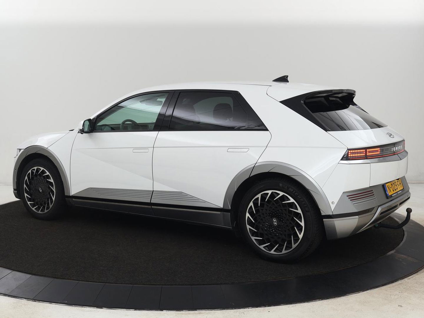 Hyundai IONIQ 5 Lounge 73kWh | Leder | Head-Up | Warmtepomp | 360 Camera | Stoel & Stuurverwarming | Carplay