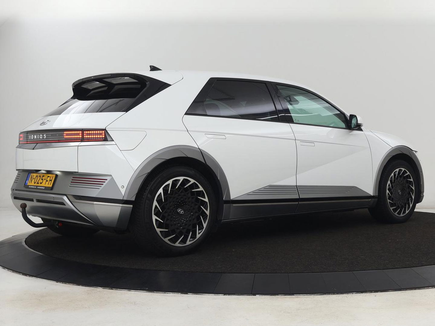 Hyundai IONIQ 5 Lounge 73kWh | Leder | Head-Up | Warmtepomp | 360 Camera | Stoel & Stuurverwarming | Carplay