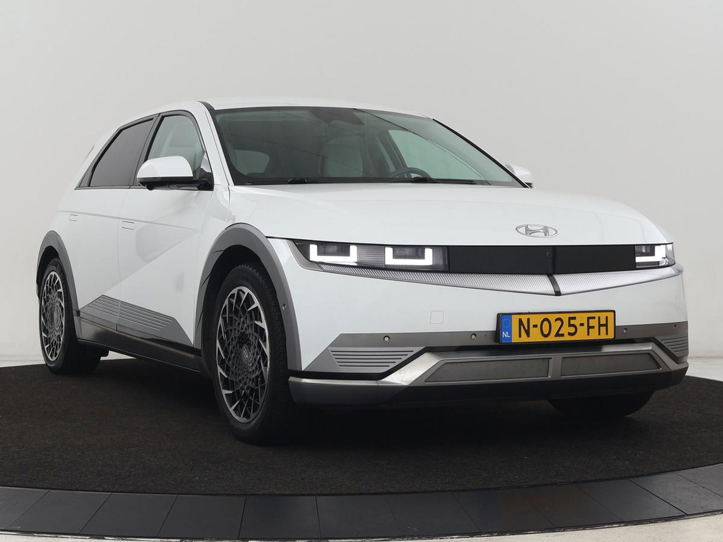 Hyundai IONIQ 5 Lounge 73kWh | Leder | Head-Up | Warmtepomp | 360 Camera | Stoel & Stuurverwarming | Carplay