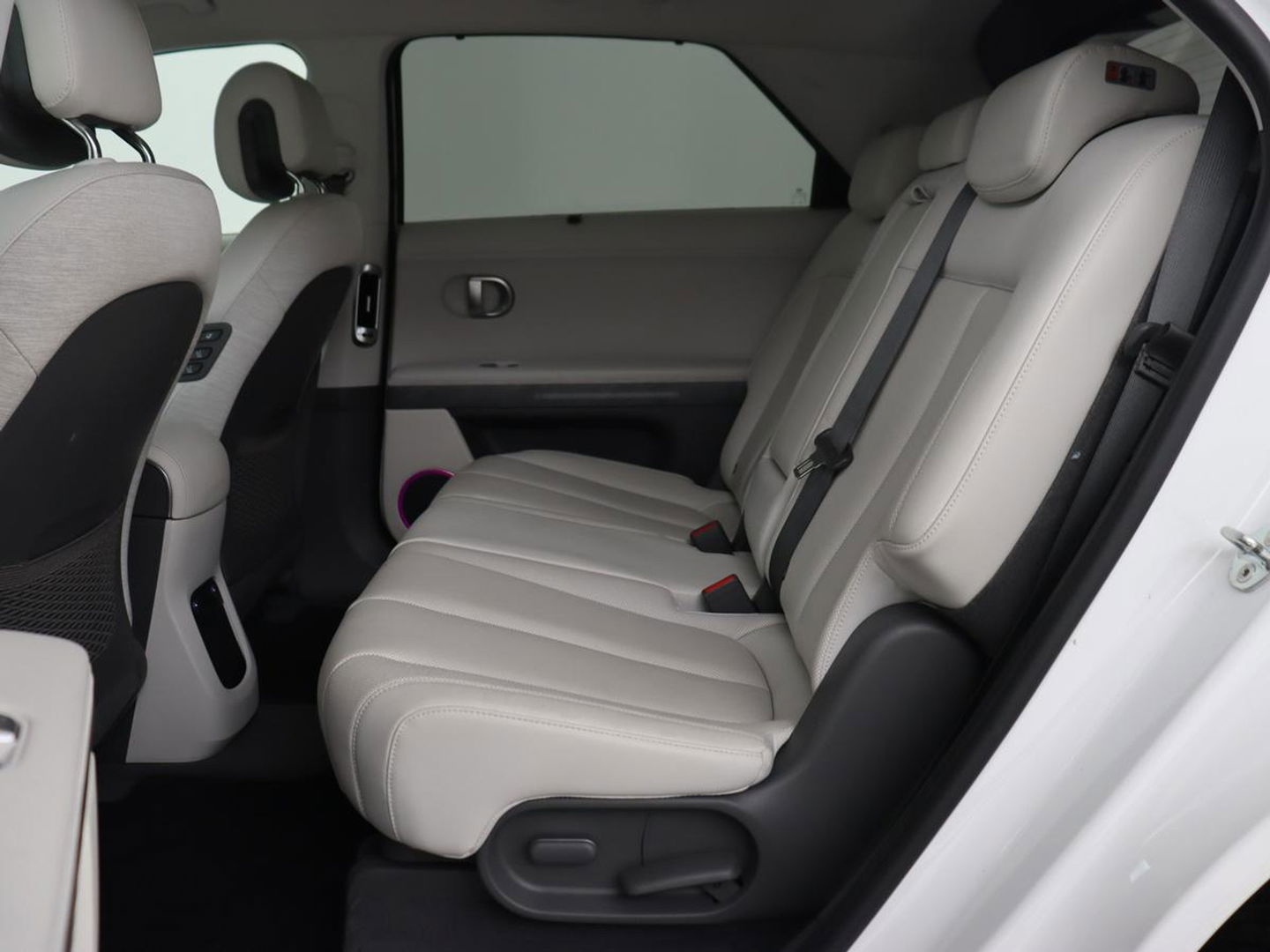 Hyundai IONIQ 5 Lounge 73kWh | Leder | Head-Up | Warmtepomp | 360 Camera | Stoel & Stuurverwarming | Carplay