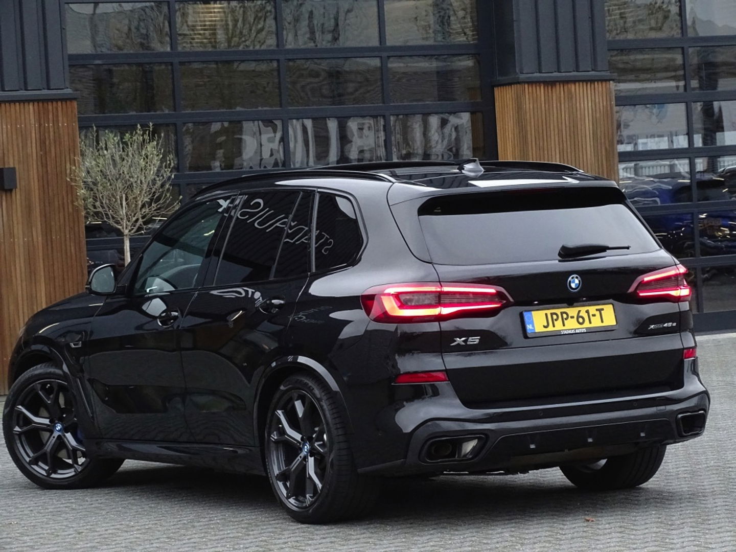 BMW X5 45e 394PK X-drive / M-Sport Pro / Individual / B&W / 360°