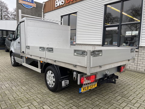 Mercedes-Benz Sprinter 311 2.2 CDI L2 EURO VI-D / vaste prijs rijklaar € 27.950 ex btw / 27.924 km NAP / originele Nederlandse bus / zilver metallic / airco / cruise / trekhaak / Karhof opbouw