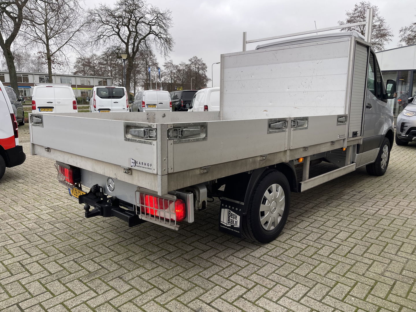 Mercedes-Benz Sprinter 311 2.2 CDI L2 EURO VI-D / vaste prijs rijklaar € 27.950 ex btw / 27.924 km NAP / originele Nederlandse bus / zilver metallic / airco / cruise / trekhaak / Karhof opbouw