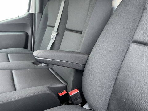 Mercedes-Benz Sprinter 311 2.2 CDI L2 EURO VI-D / vaste prijs rijklaar € 27.950 ex btw / 27.924 km NAP / originele Nederlandse bus / zilver metallic / airco / cruise / trekhaak / Karhof opbouw